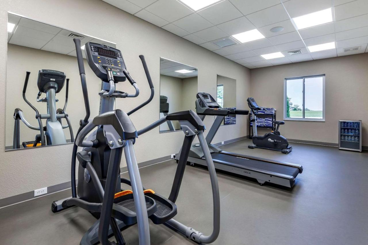 Sleep Inn & Suites Lancaster-Platteville Bagian luar foto