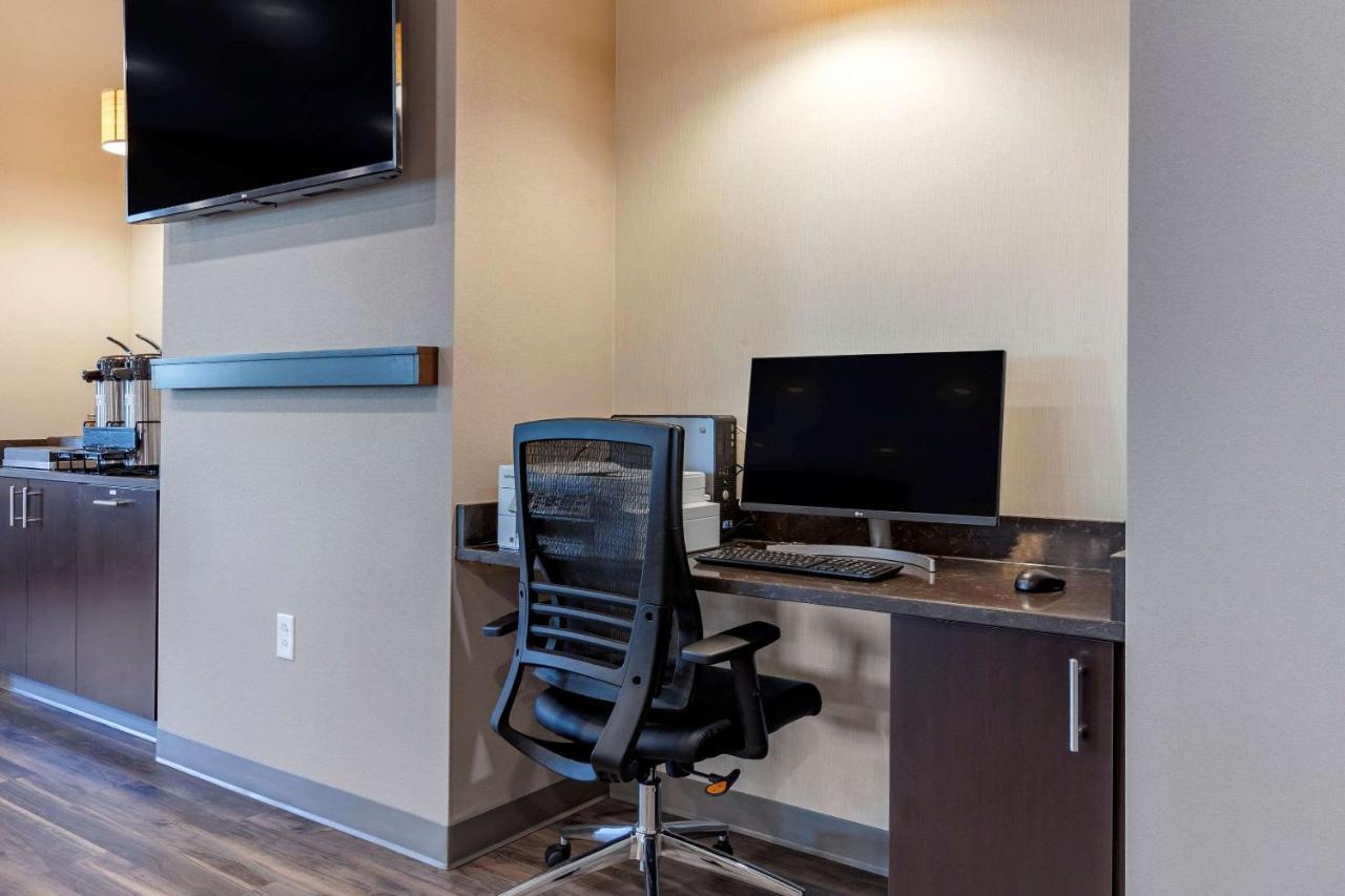 Sleep Inn & Suites Lancaster-Platteville Bagian luar foto